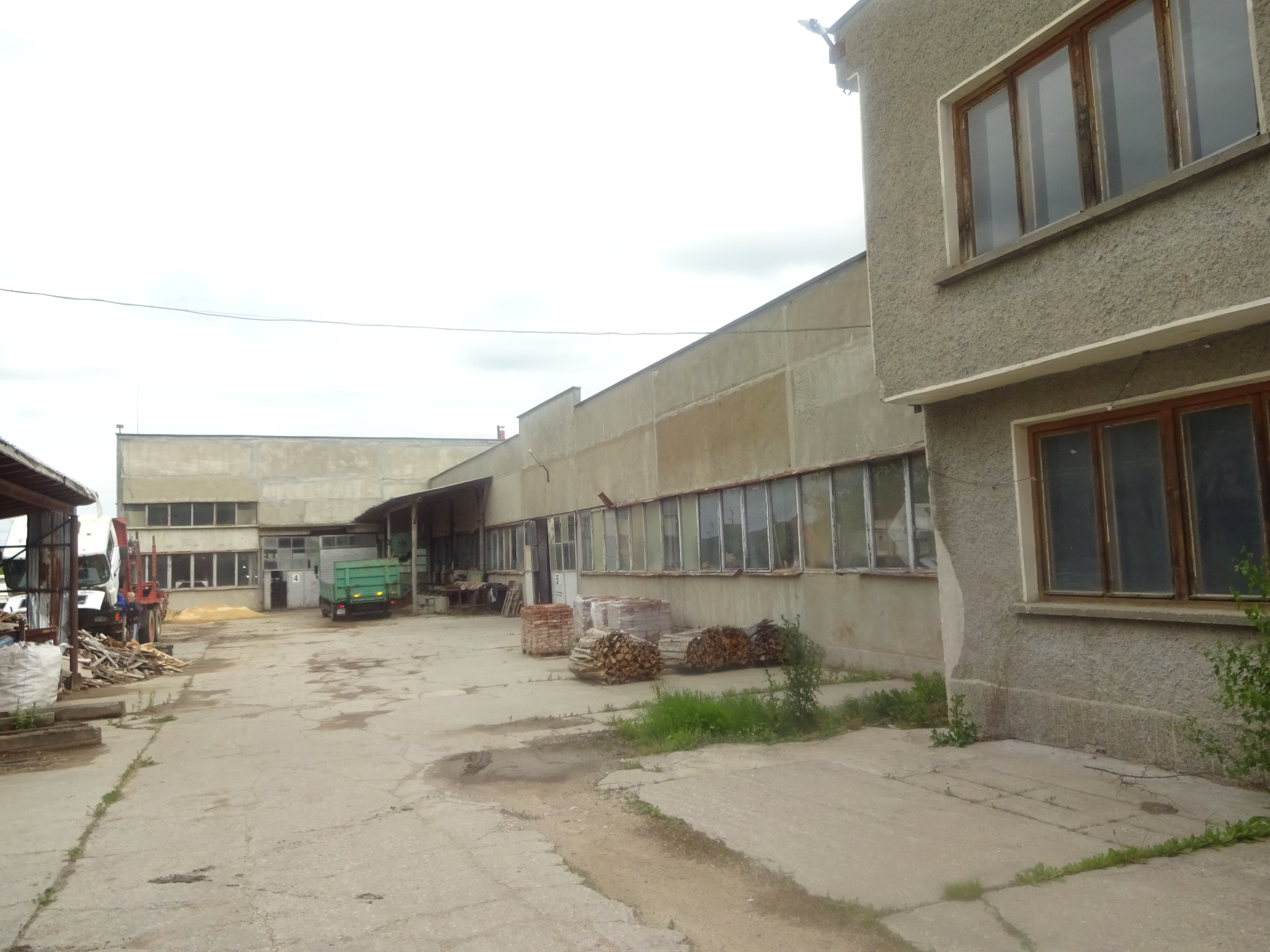 Foto 10 von 19 — Производствен имот