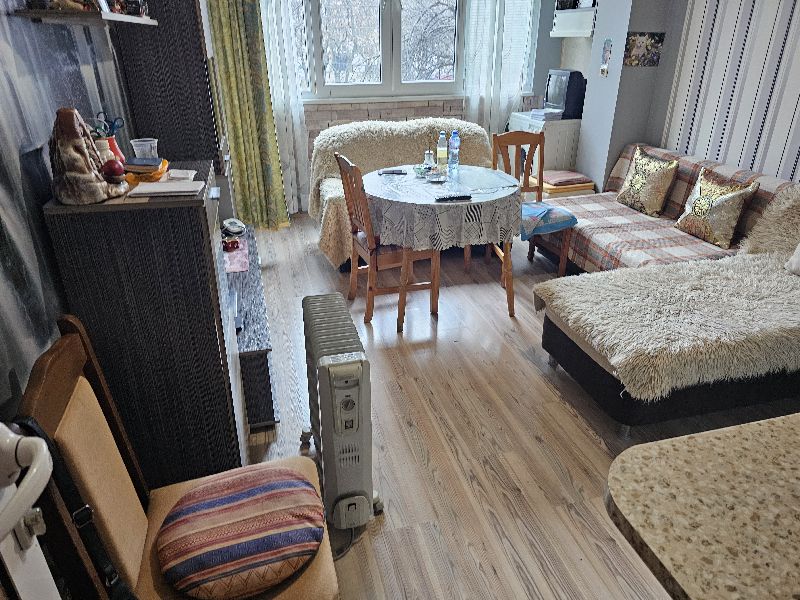 Foto 1 von 3 — Тристаен апартамент