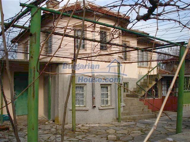 Foto 1 von 12 — Two-storey house with garden in General Toshevo