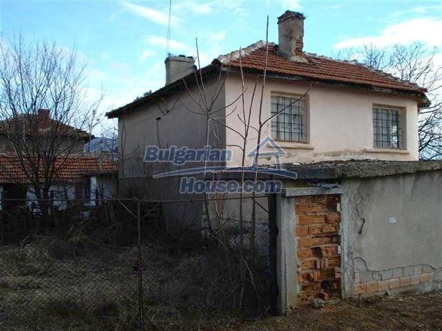 Foto 2 von 12 — Two-storey house with garden in General Toshevo