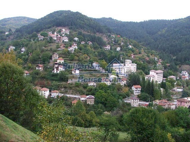 Foto 2 von 12 — Spacious land plot near the ski resort of Pamporovo