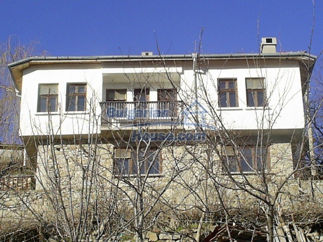 Foto 6 von 12 — Two-storey house on the slope of Rhodope Mountains