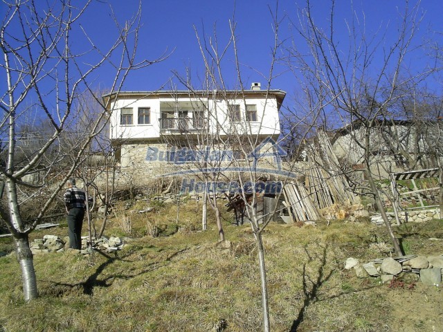 Foto 8 von 12 — Two-storey house on the slope of Rhodope Mountains