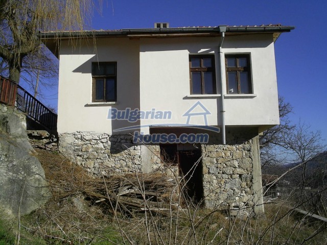 Foto 1 von 12 — Two-storey house on the slope of Rhodope Mountains