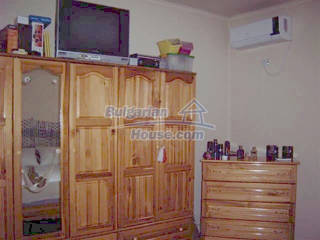Foto 12 von 12 — Thoroughly renovated rural house, yard with fruit trees