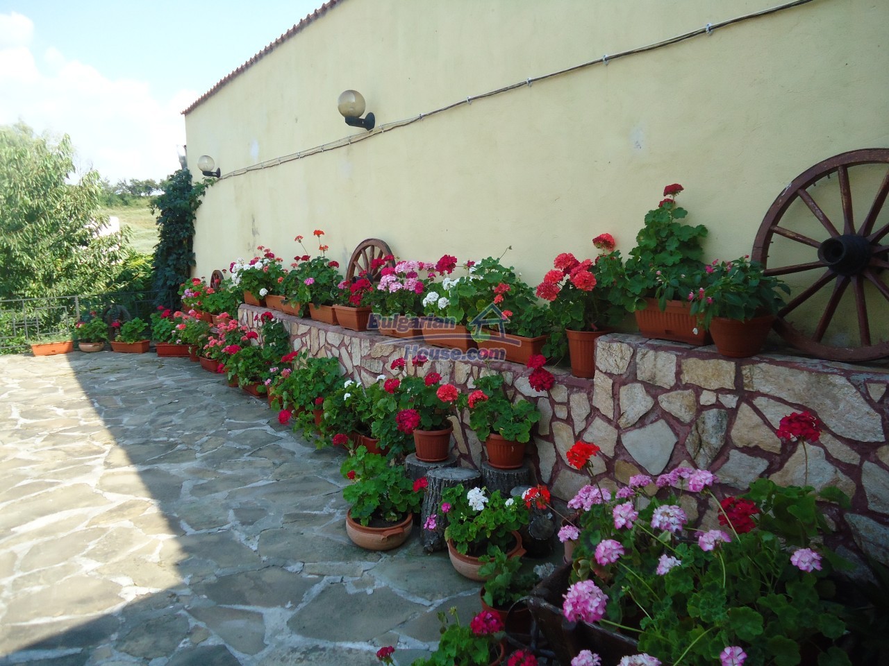 Foto 9 von 12 — Splendid large house near a dam lake in Popovo