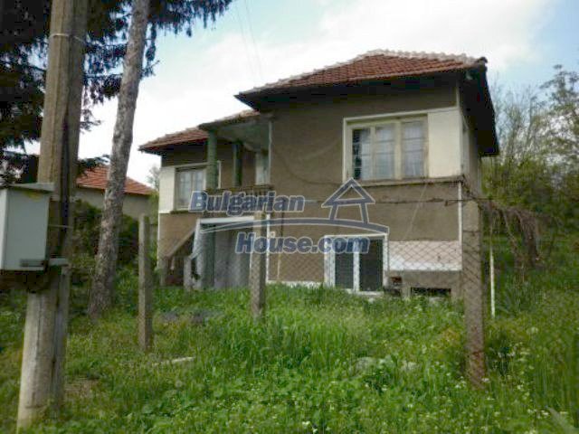 Foto 2 von 12 — Rural house with a large garden near Montana