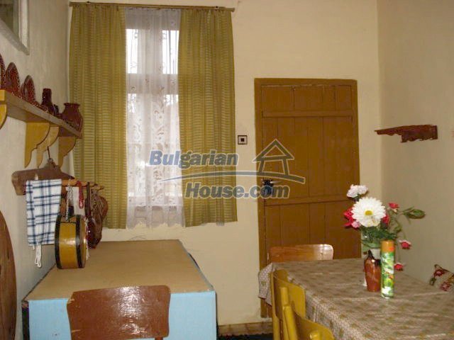 Foto 3 von 12 — Cheap property with a garden near Straldzha - Yambol