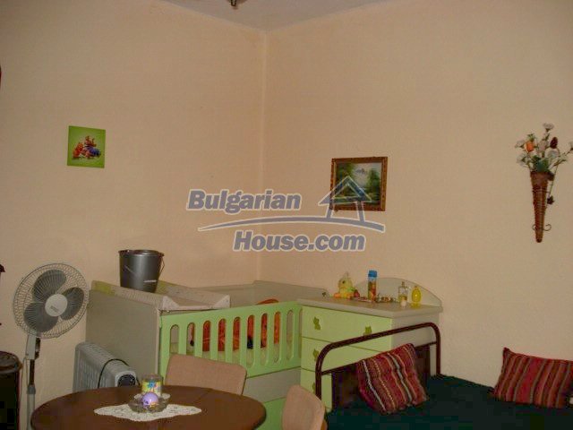 Foto 6 von 12 — Cheap property with a garden near Straldzha - Yambol