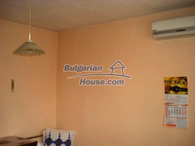 Foto 4 von 12 — Well presented massive brick property close to Yambol