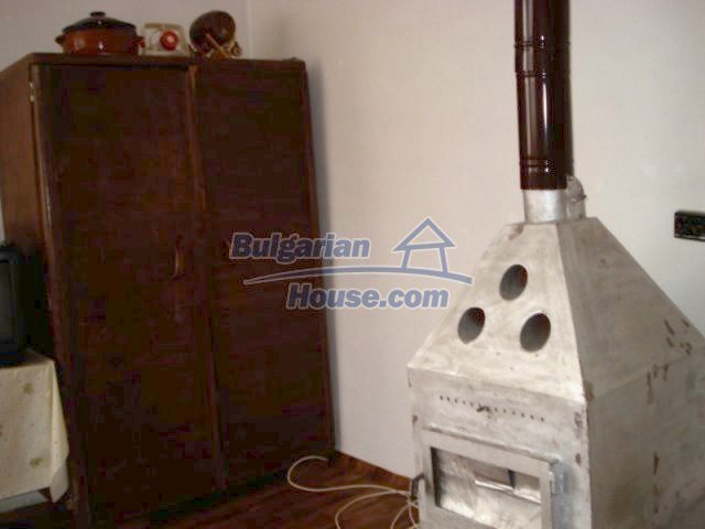 Foto 9 von 12 — Well presented massive brick property close to Yambol