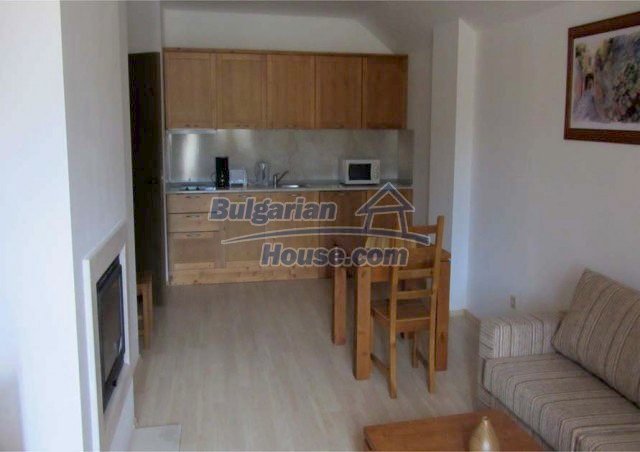 Foto 2 von 5 — Wonderful spacious apartment with furniture and lovely fireplace
