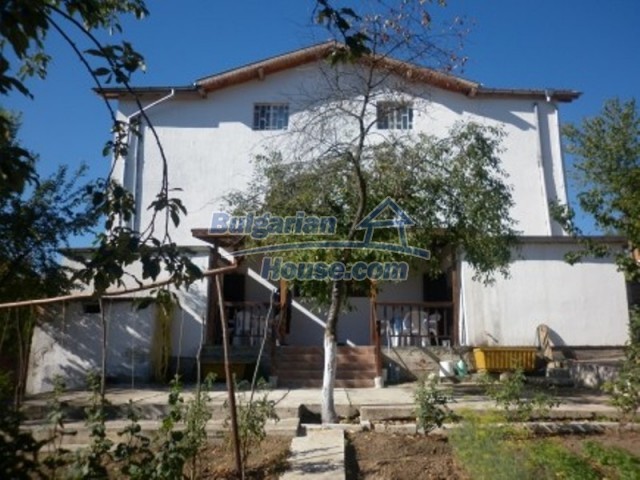 Foto 1 von 12 — Fantastic furnished three-storey house 25 km from Vratsa
