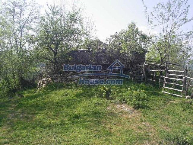 Foto 3 von 12 — Huge property in Kardzhali region – miraculous landscape