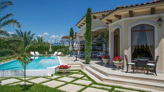 Foto 3 von 12 — Luxury seaside house - fabulous garden and lovely swimming pool