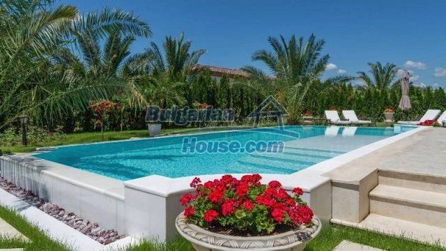 Foto 6 von 12 — Luxury seaside house - fabulous garden and lovely swimming pool