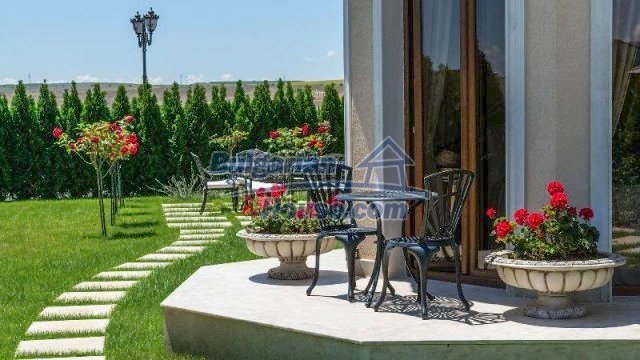 Foto 5 von 12 — Luxury seaside house - fabulous garden and lovely swimming pool