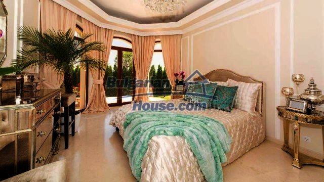 Foto 12 von 12 — Luxury seaside house - fabulous garden and lovely swimming pool