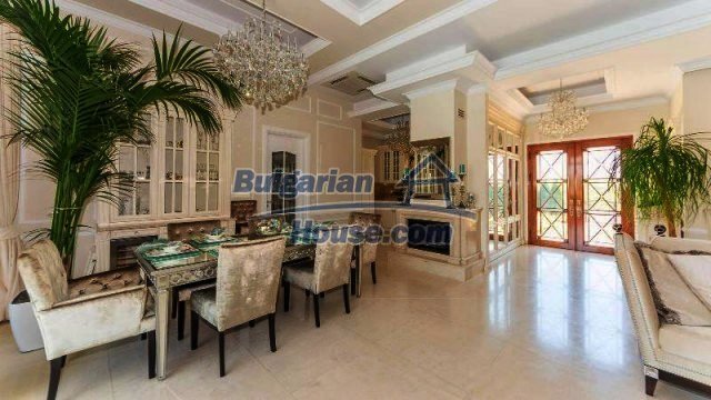 Foto 10 von 12 — Luxury seaside house - fabulous garden and lovely swimming pool
