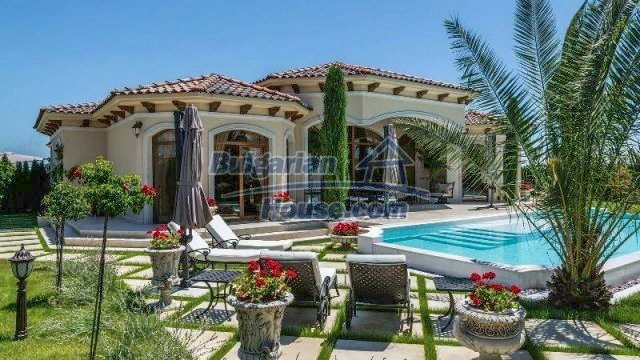 Foto 2 von 12 — Luxury seaside house - fabulous garden and lovely swimming pool