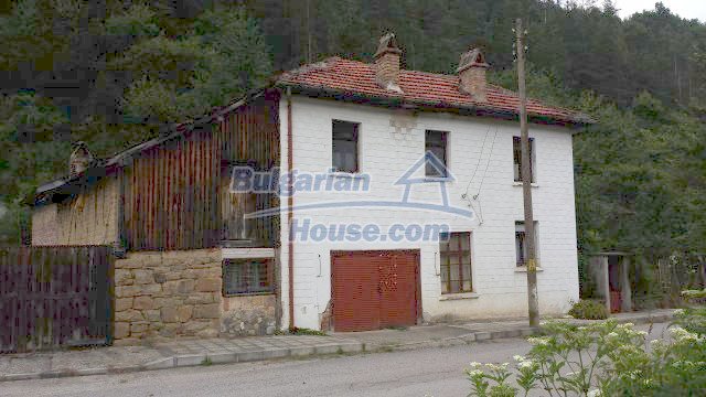 Foto 2 von 12 — Bulgarian house in Stara Planina mountain near river