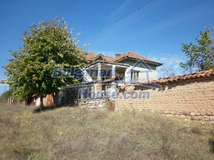 Foto 1 von 12 — Cheap House for sale 25 km from Vratsa with nice lovely views