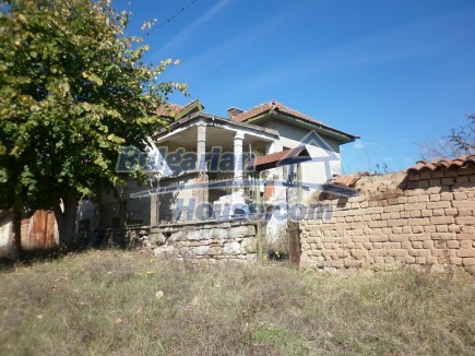 Foto 2 von 12 — Cheap House for sale 25 km from Vratsa with nice lovely views