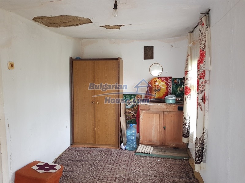 Foto 7 von 12 — Cheap Bulgarian property near Yastrebino lake Targovishte