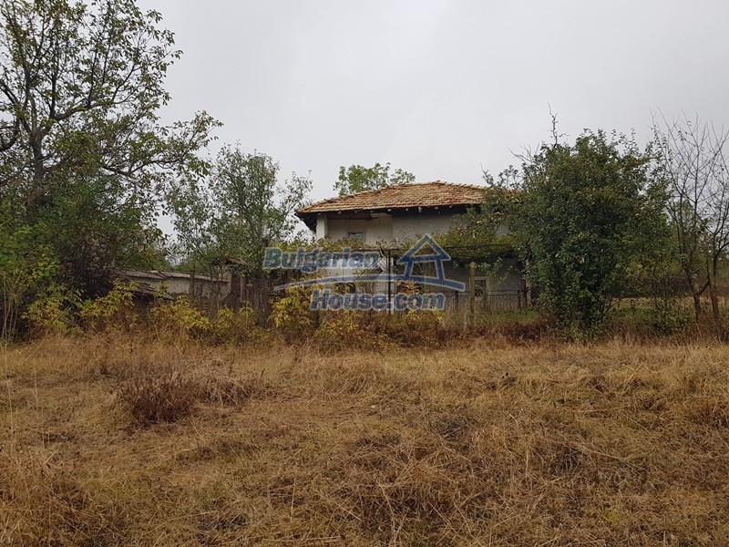Foto 2 von 12 — Cheap Bulgarian property near Yastrebino lake Targovishte