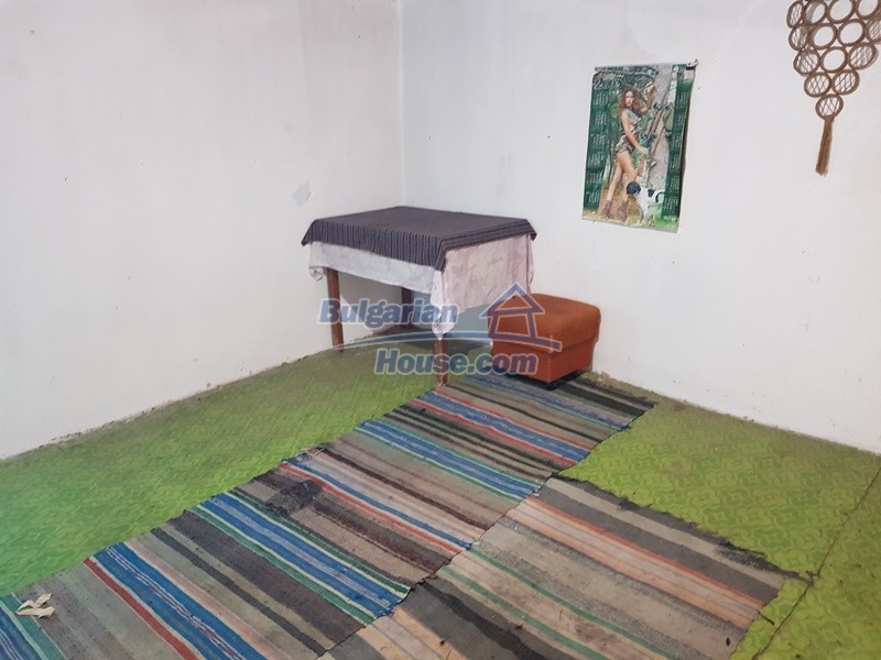 Foto 11 von 12 — Cheap Bulgarian property near Yastrebino lake Targovishte