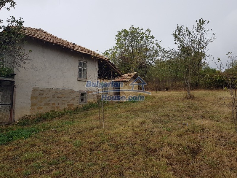 Foto 5 von 12 — Cheap Bulgarian property near Yastrebino lake Targovishte