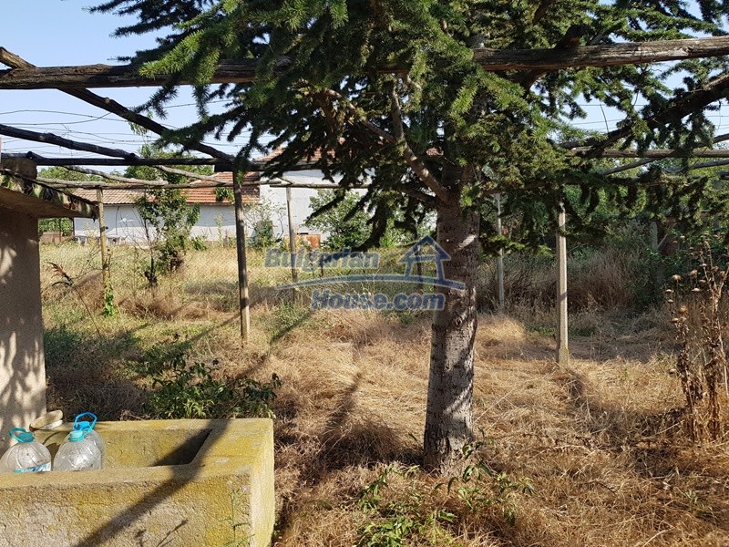 Foto 10 von 12 — House for sale 50 km from Plovdiv and 20km from Chirpan