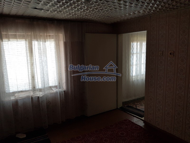Foto 9 von 12 — House for sale 50 km from Plovdiv and 20km from Chirpan