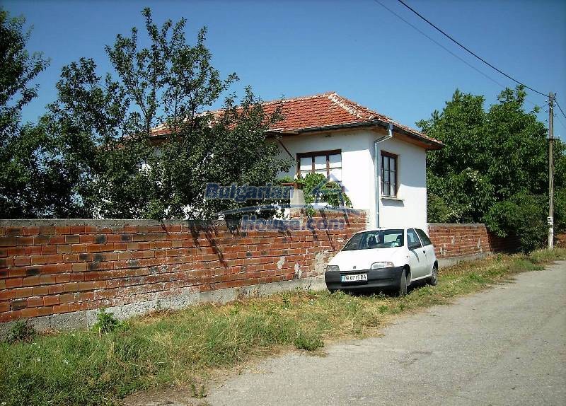 Foto 1 von 12 — Хубава къща на два етажа с Голяма Градина