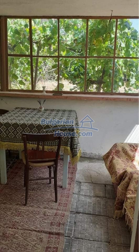Foto 10 von 12 — One storey house for sale 10 km from Yambol city