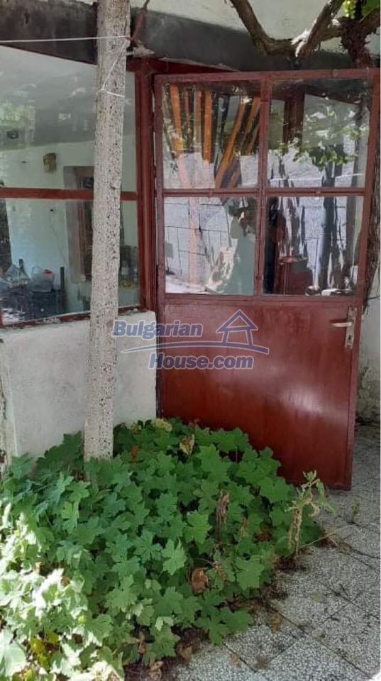Foto 5 von 12 — One storey house for sale 10 km from Yambol city