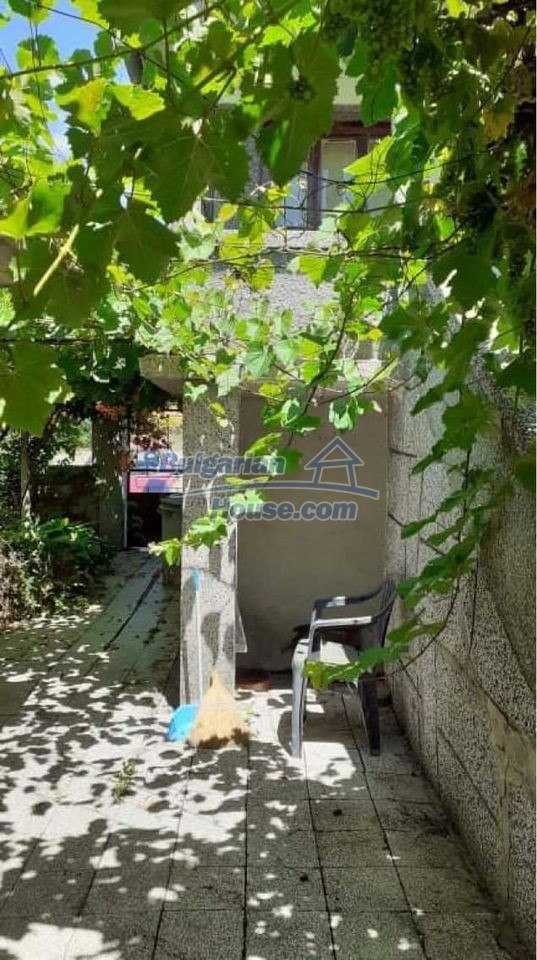Foto 4 von 12 — One storey house for sale 10 km from Yambol city