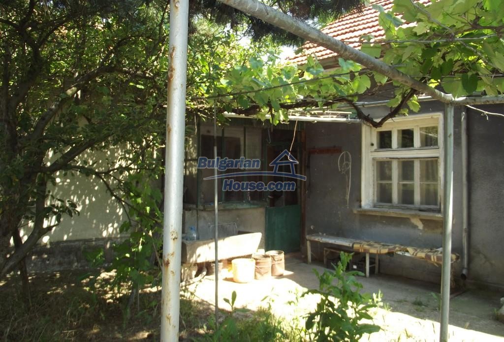 Foto 8 von 12 — Property with big plot of land and lots of potential at a good p