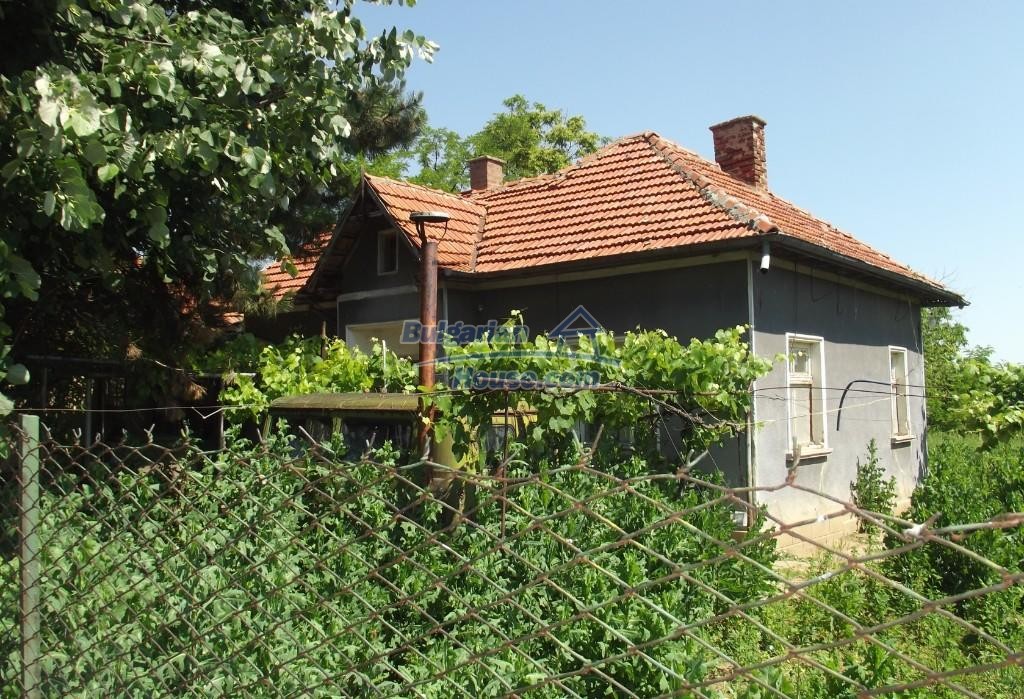 Foto 3 von 12 — Property with big plot of land and lots of potential at a good p