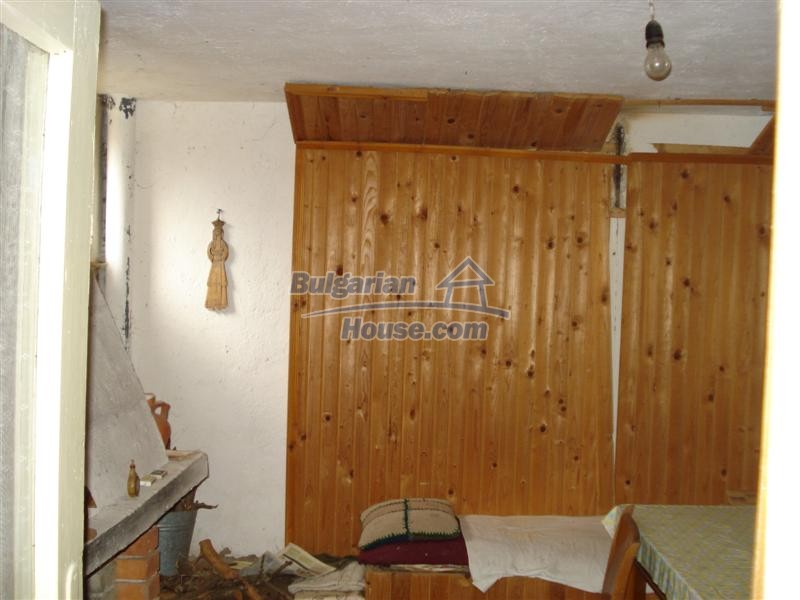 Foto 12 von 12 — Bulgarian property with a garden in a village 80km from Burgas