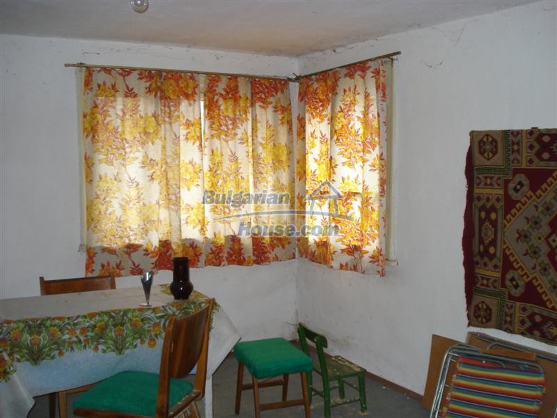 Foto 4 von 12 — Bulgarian property with a garden in a village 80km from Burgas