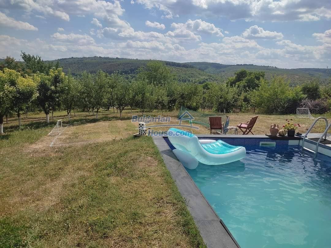 Foto 12 von 12 — AUTHENTIC BULGARIAN HOUSE with a swimming pool!