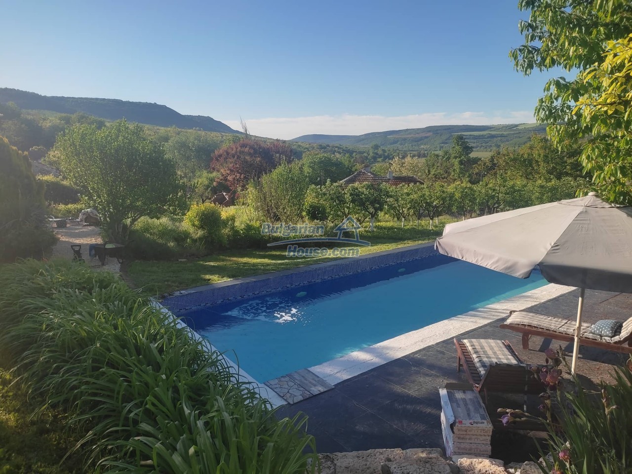 Foto 2 von 12 — AUTHENTIC BULGARIAN HOUSE with a swimming pool!