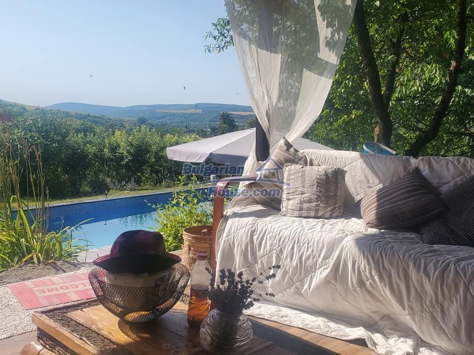 Foto 6 von 12 — AUTHENTIC BULGARIAN HOUSE with a swimming pool!