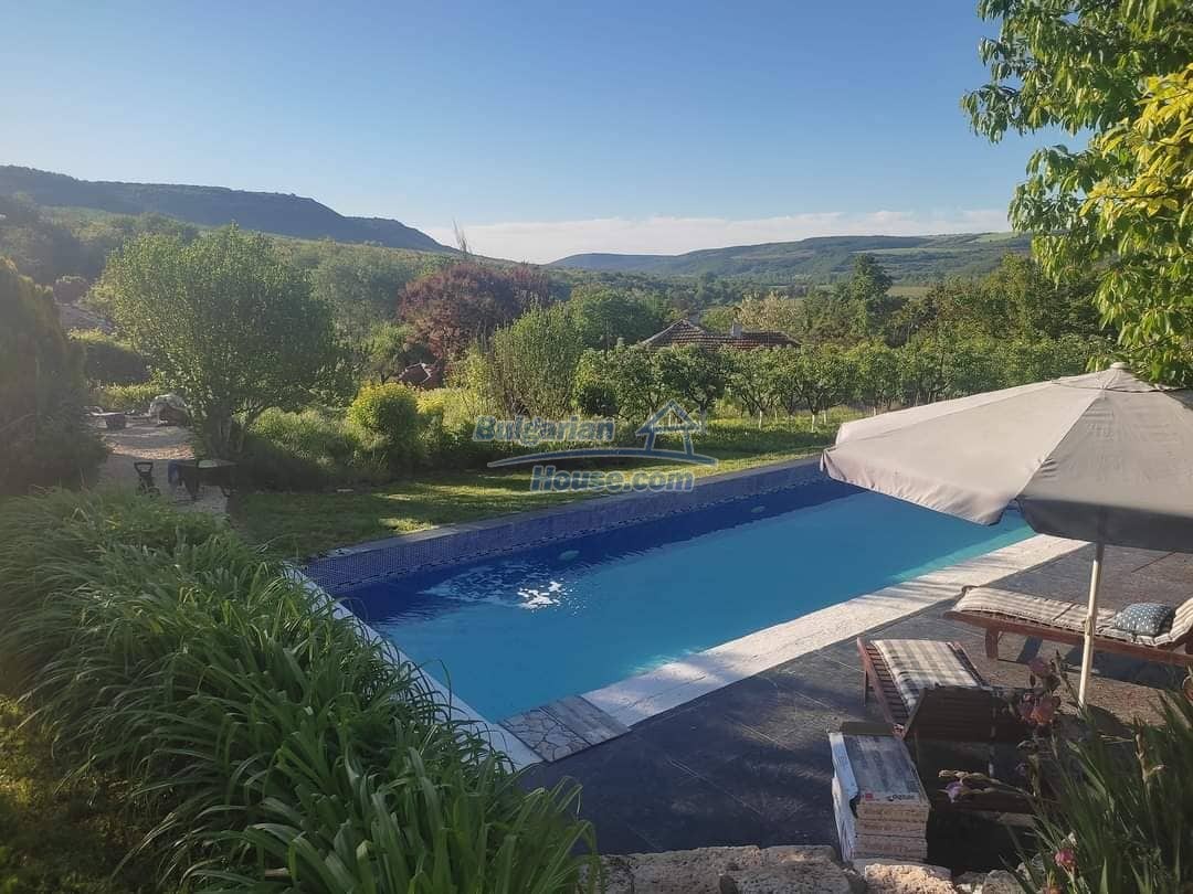 Foto 11 von 12 — AUTHENTIC BULGARIAN HOUSE with a swimming pool!