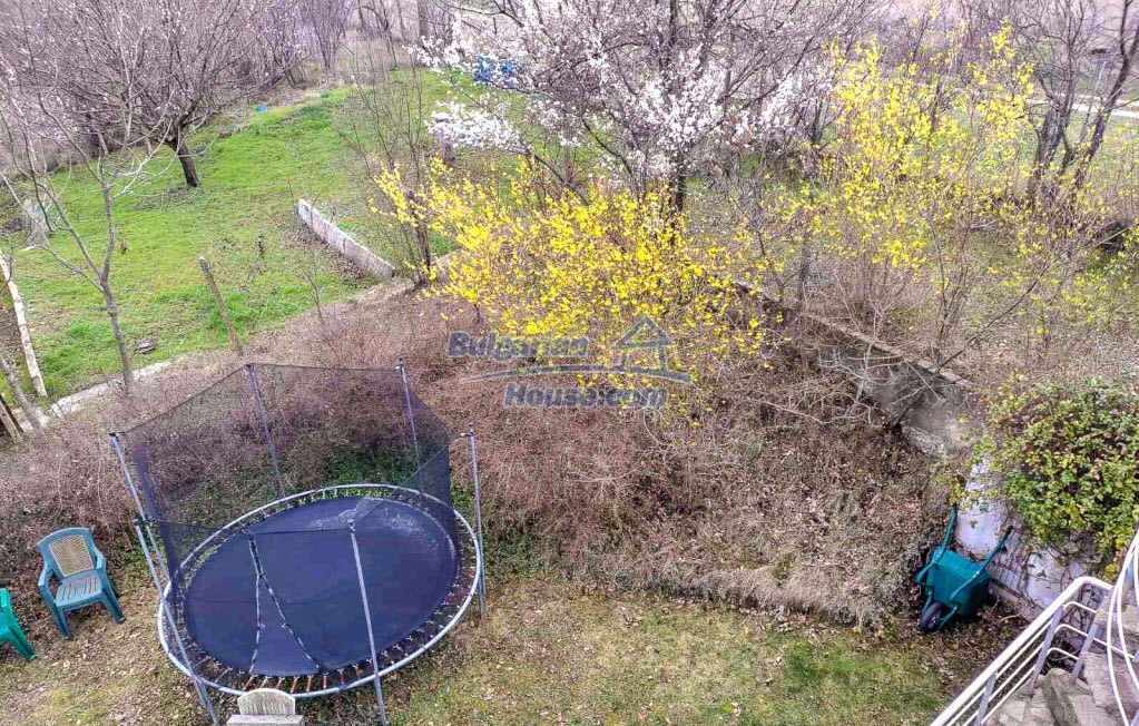 Foto 7 von 12 — A unique three-floor house with a nice garden in VARNA