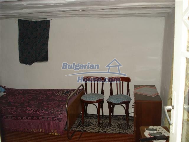 Foto 6 von 12 — CHEAP Two storey rural Bulgarian property 15 km from Elhovo