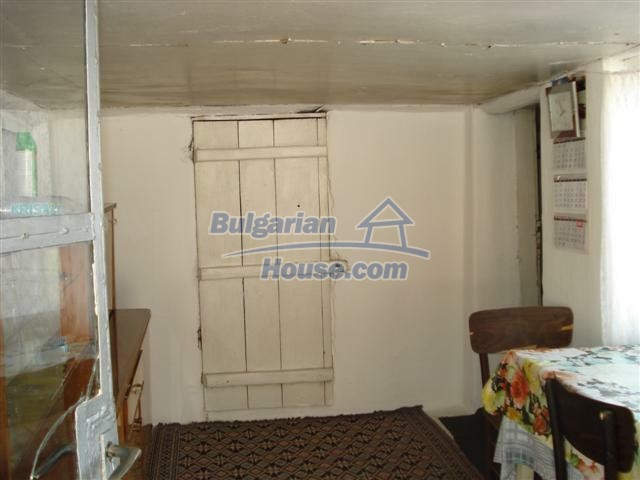 Foto 5 von 12 — CHEAP Two storey rural Bulgarian property 15 km from Elhovo
