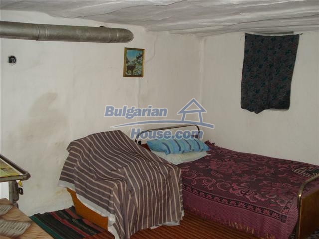 Foto 7 von 12 — CHEAP Two storey rural Bulgarian property 15 km from Elhovo