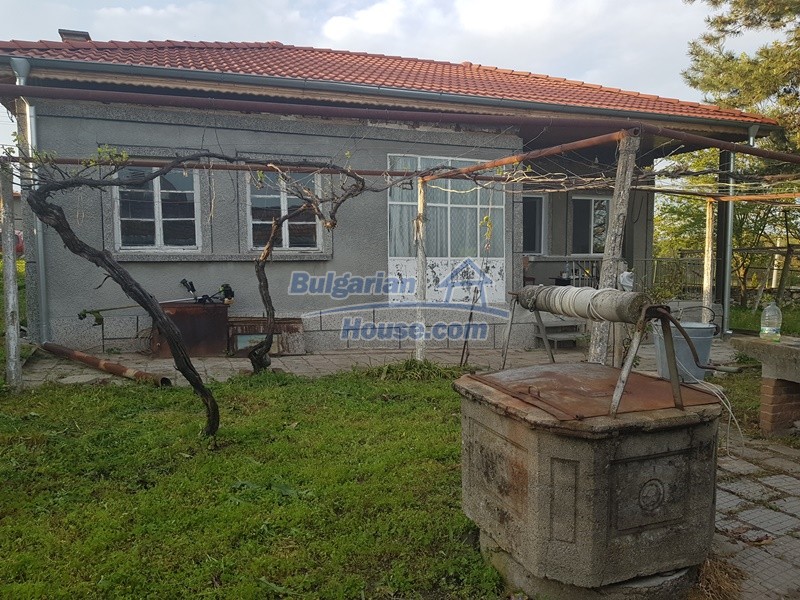 Foto 2 von 12 — Rural Bulgarian property 46 km from Stara Zagora with big garden